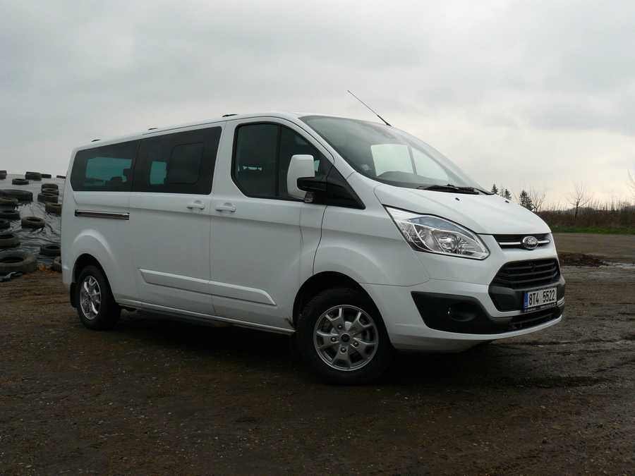 Ford Tourneo Custom L2 300 TITANIUM