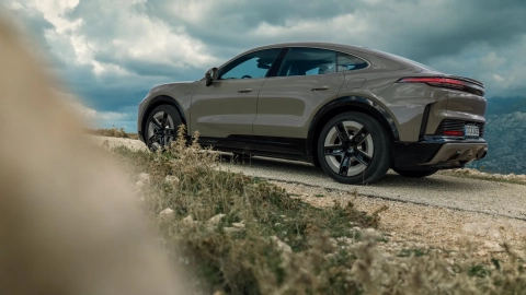 Porsche Cayenne Coupé Electric čerpá inspiraci z ikonických předchůdců
